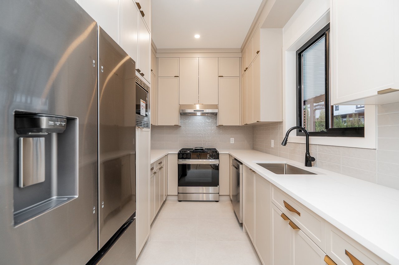 19730 33A Avenue Langley-13