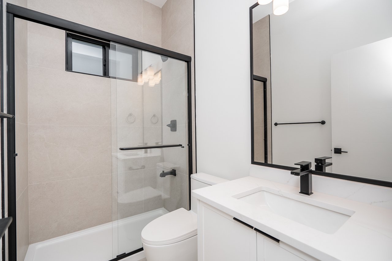 19730 33A Avenue Langley-16