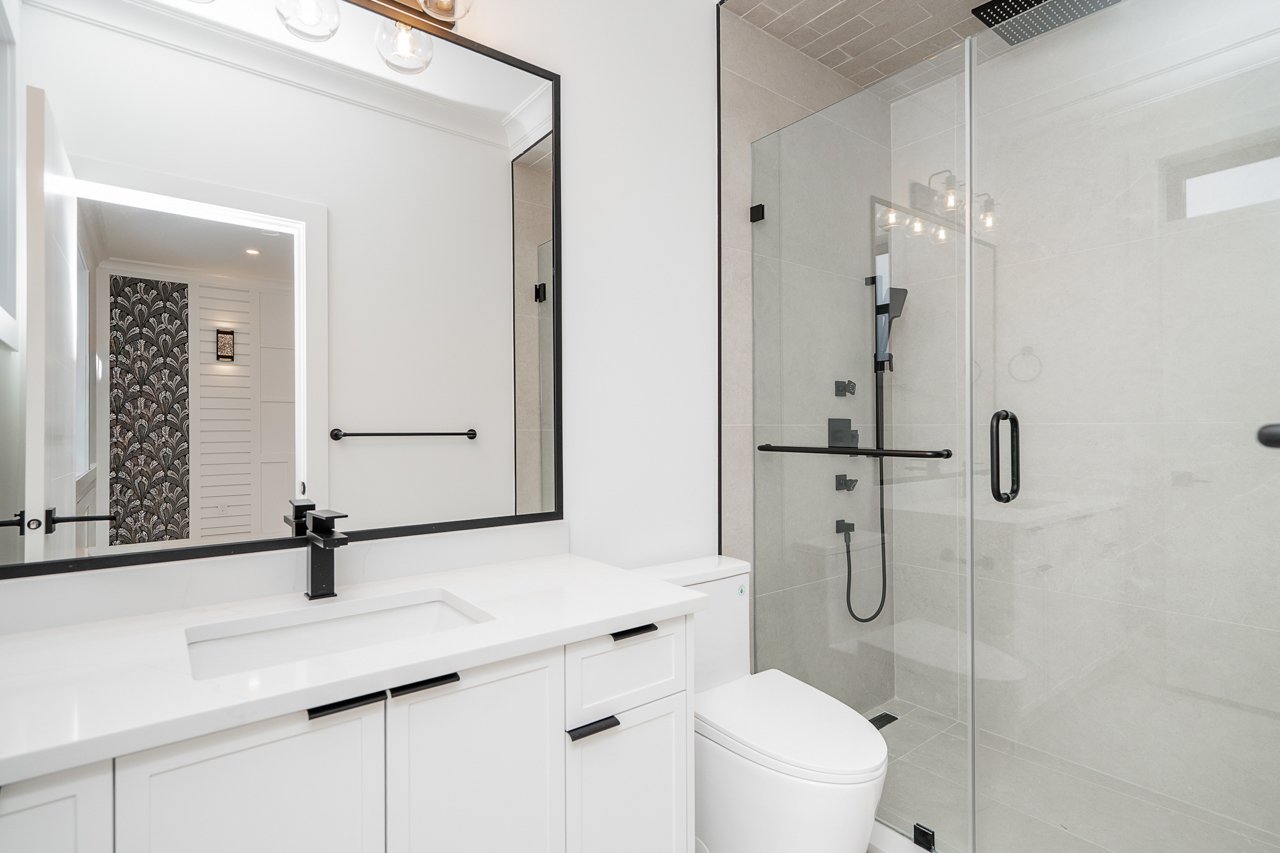 19730 33A Avenue Langley-24