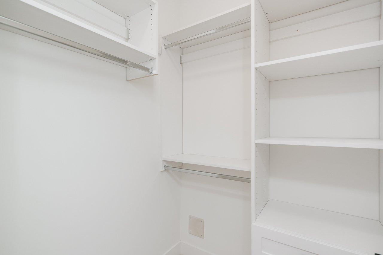 19730 33A Avenue Langley-25