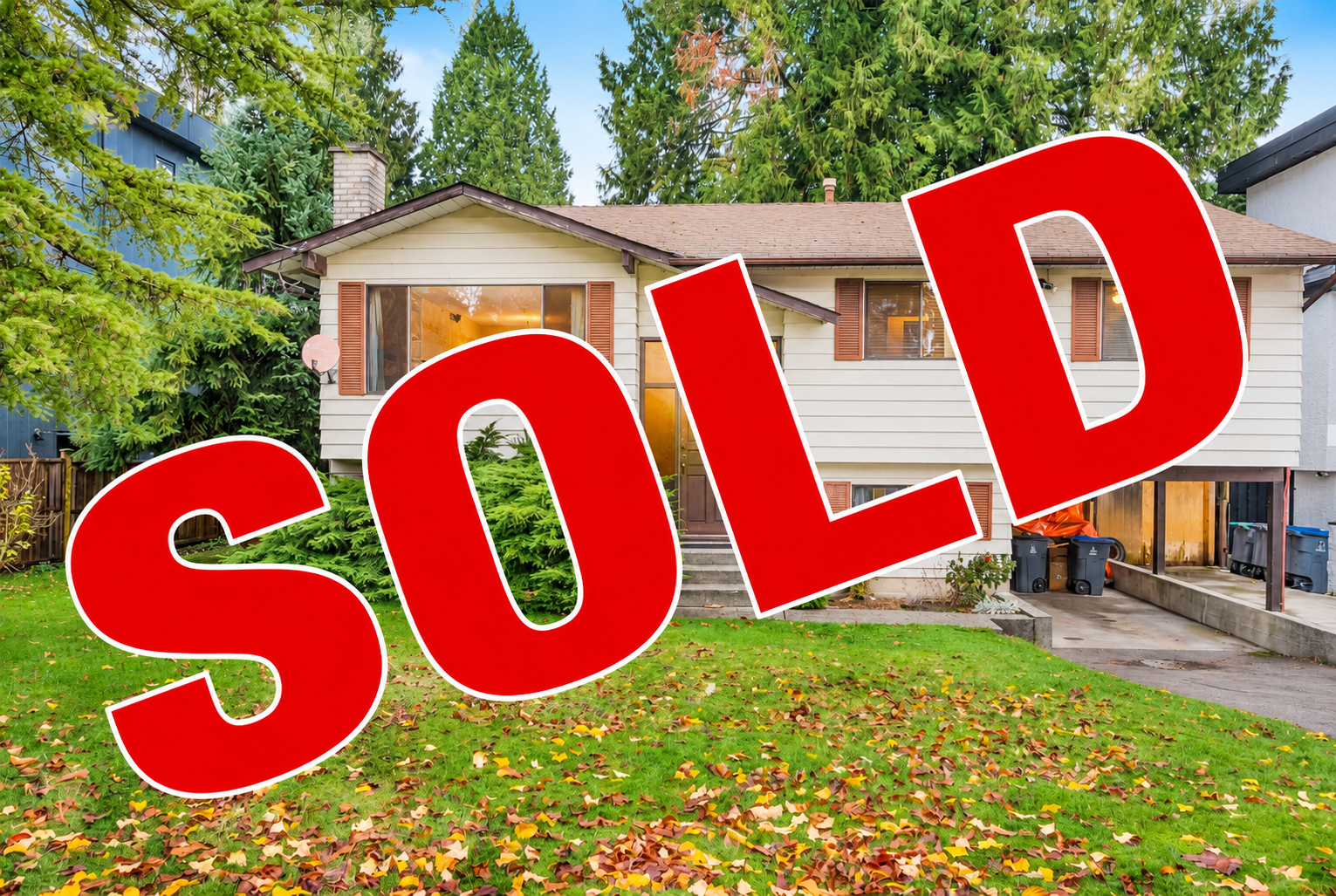 Bold red SOLD home announcement-2