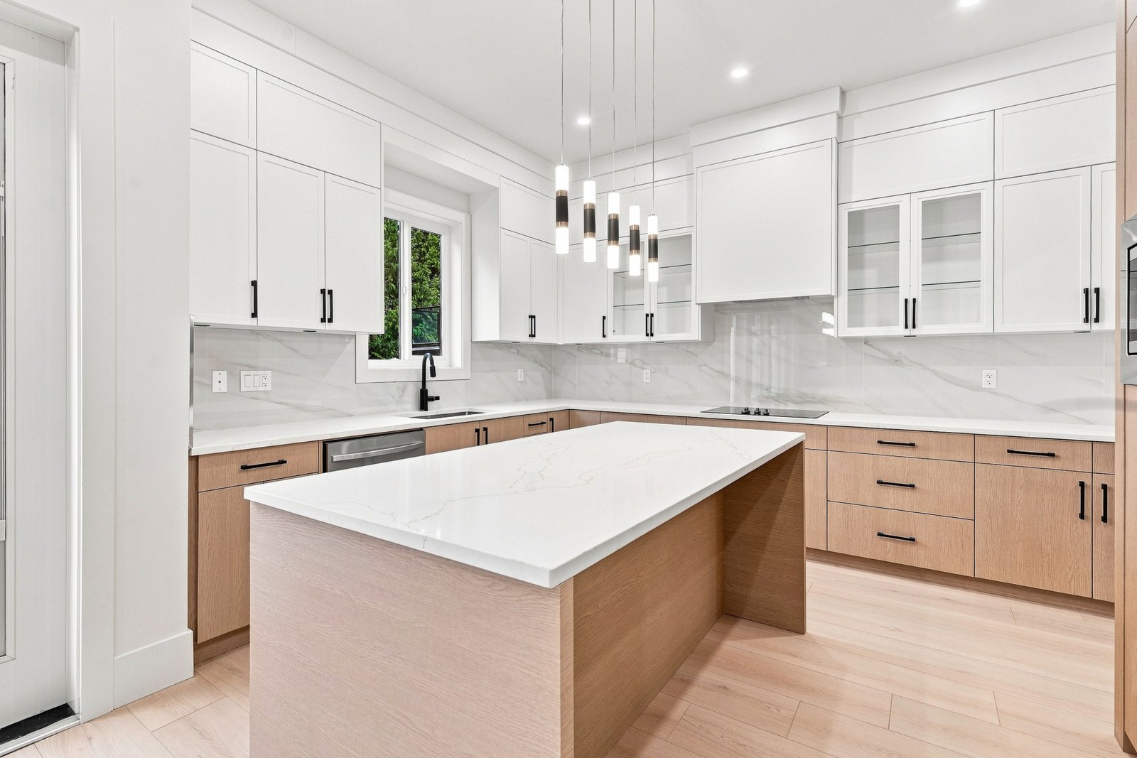 11-14275 Melrose Dr Surrey