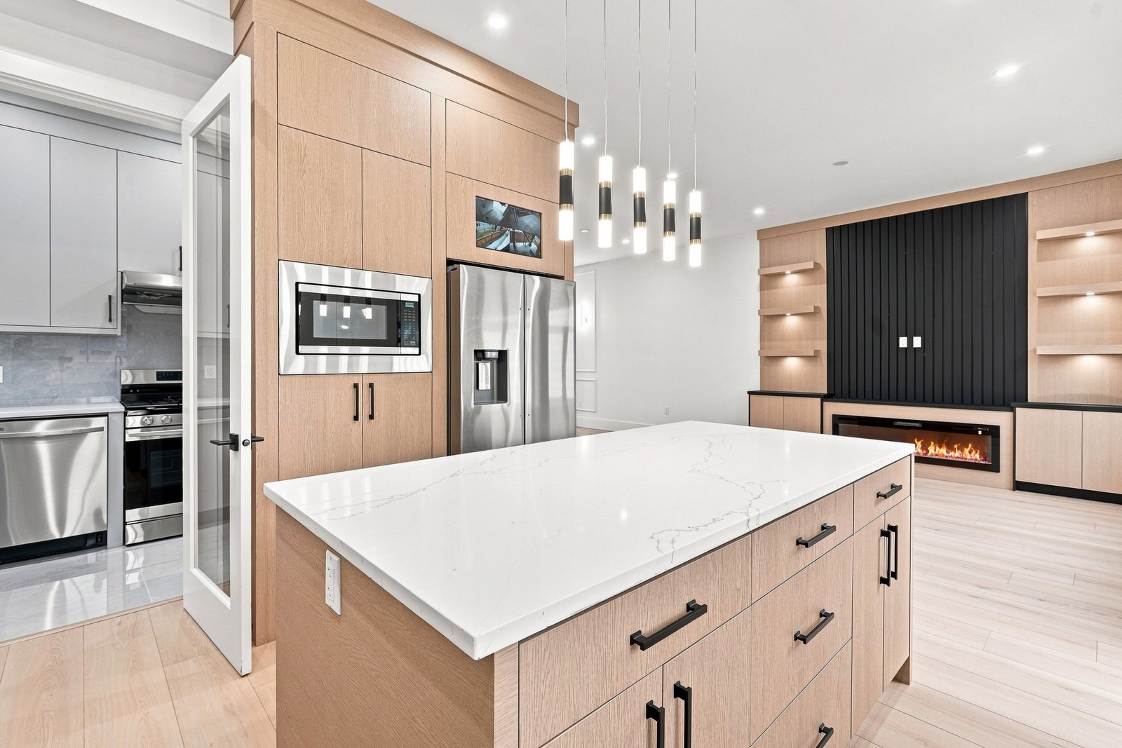 12-14275 Melrose Dr Surrey